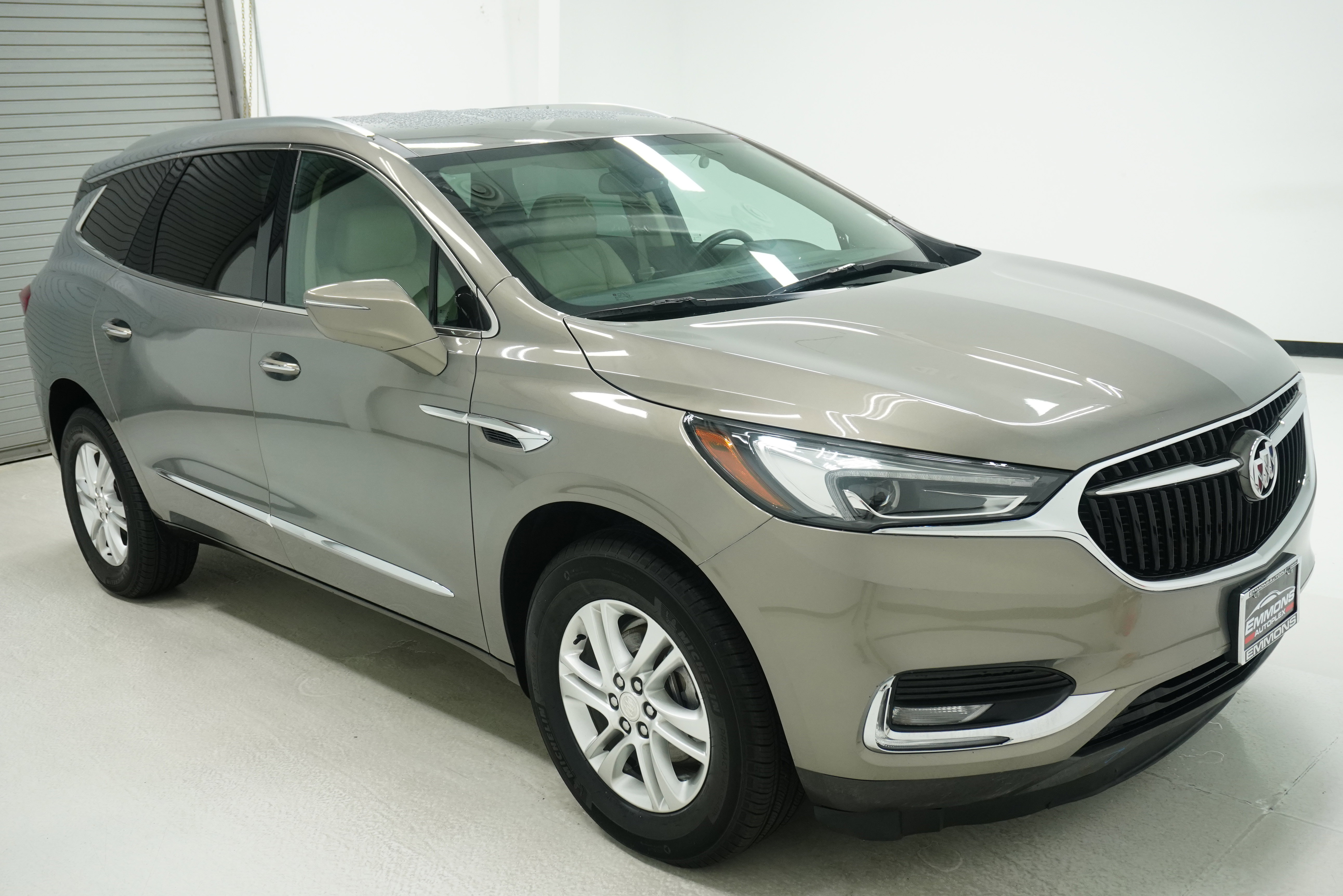 Used 2019 Buick Enclave Essence FWD image 3