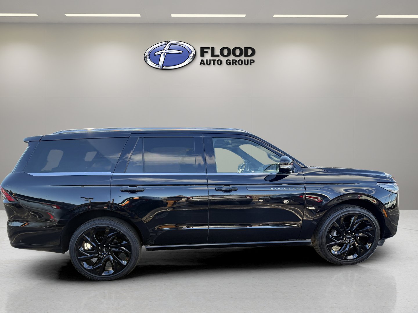 Used 2025 Lincoln Navigator Black Label AWD/4WD image 4