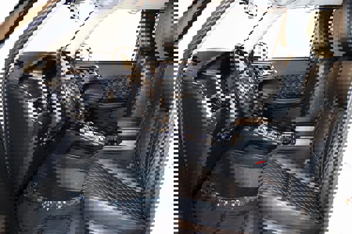 Used 2024 Mitsubishi Outlander 4WD Plug-In Hybrid image 38