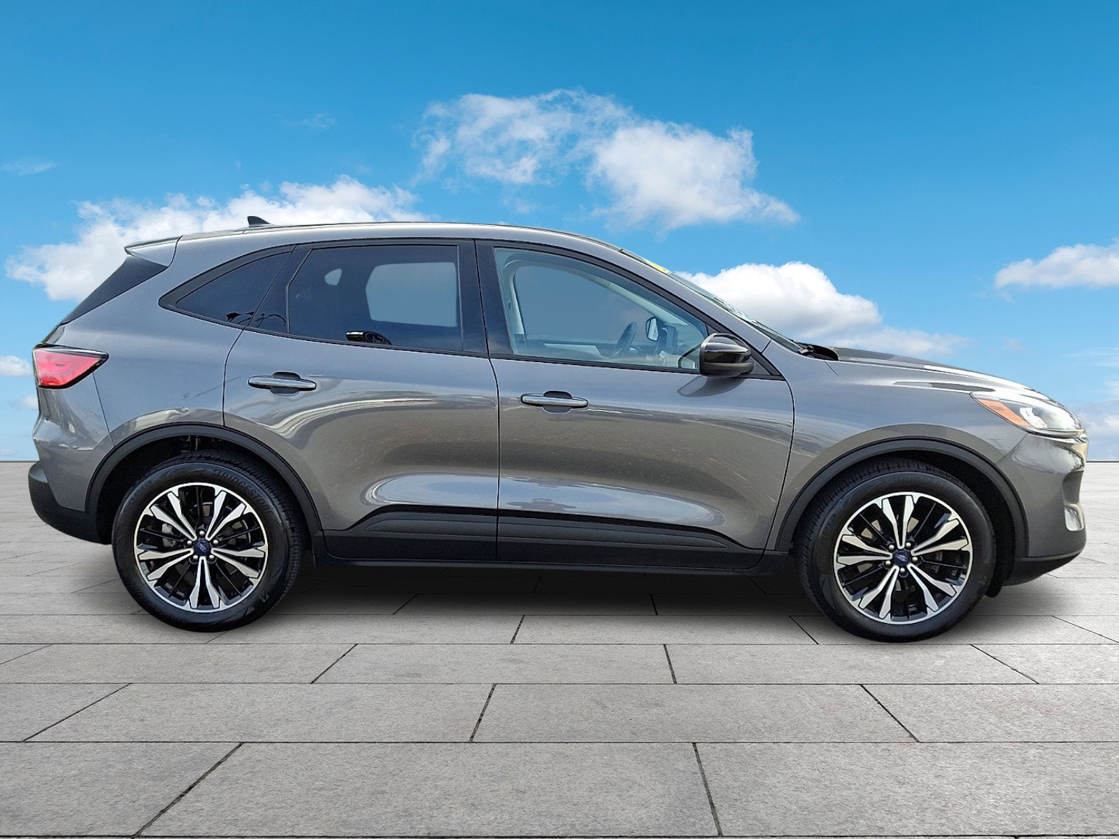 Certified 2022 Ford Escape SE w/ SE Sport Appearance Package image 7