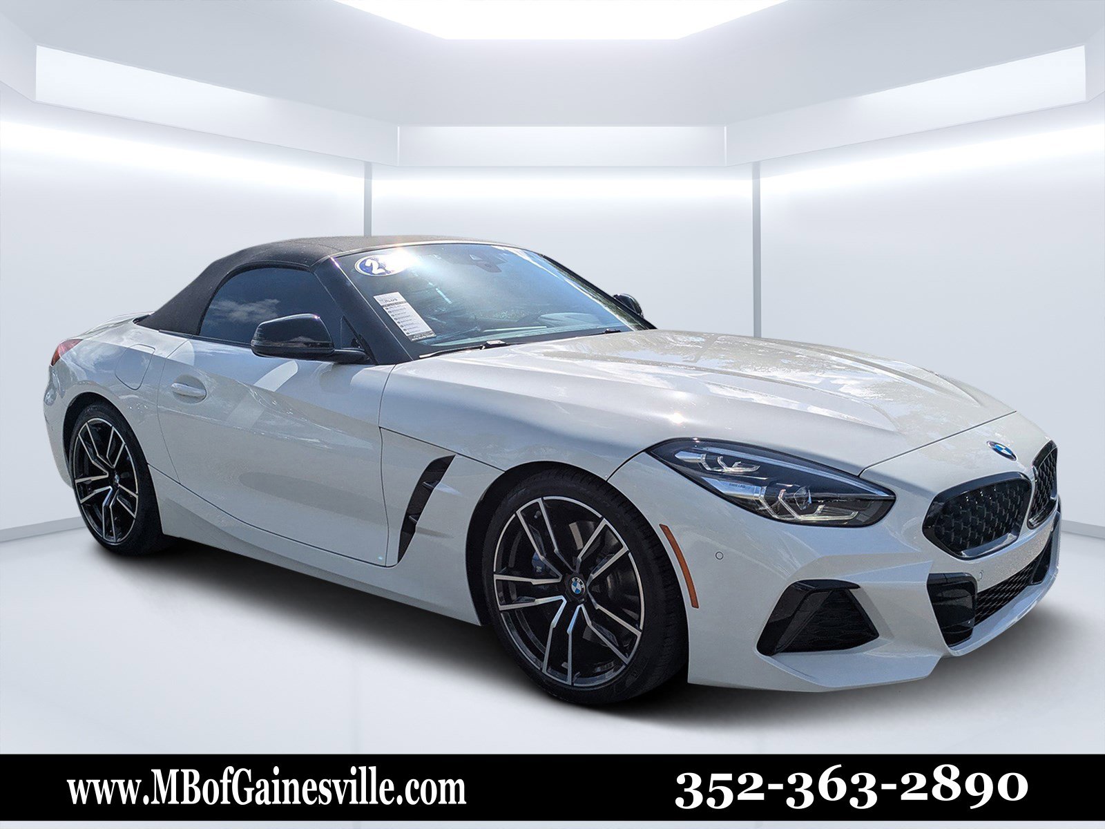Used 2022 BMW Z4 M40i w/ Premium Package image 1