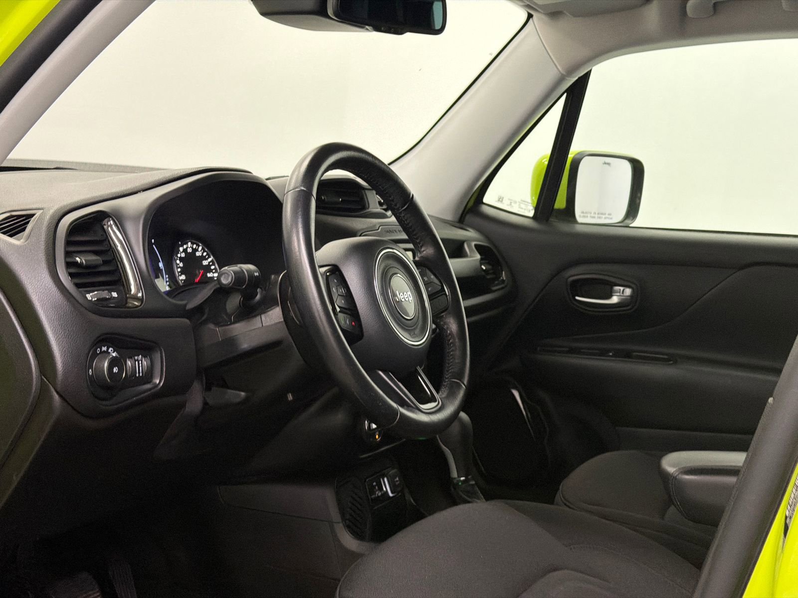 Used 2017 Jeep Renegade Altitude image 14