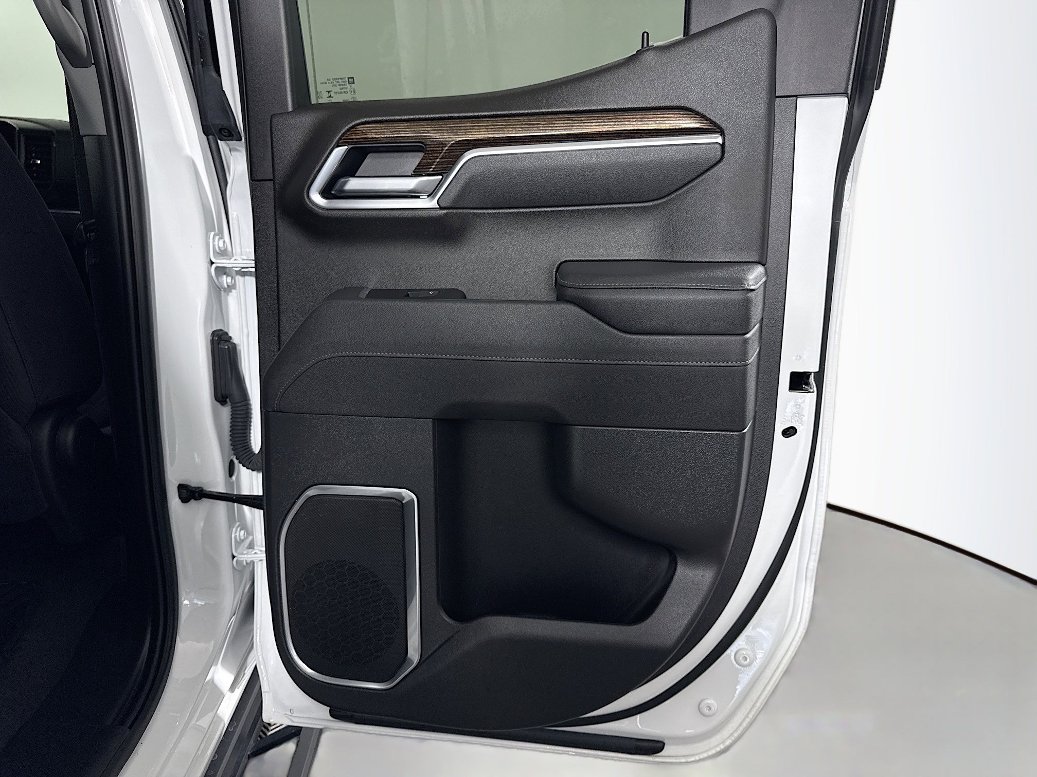 Used 2025 GMC Sierra 1500 Elevation RWD image 28