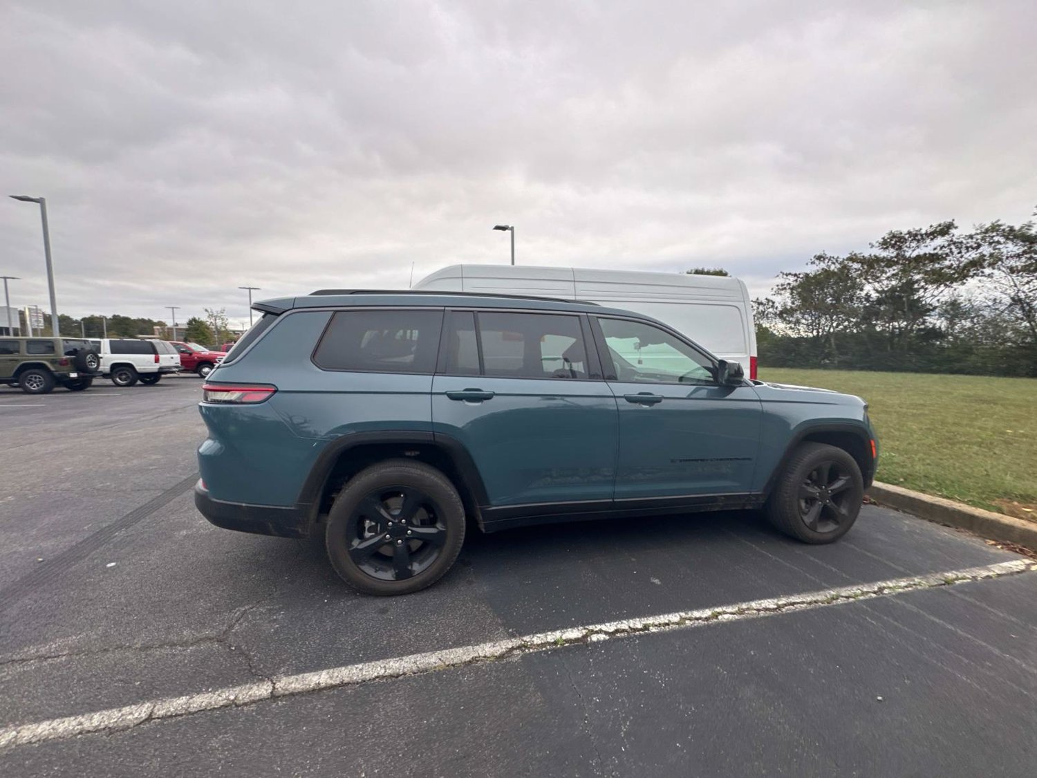 Used 2026 Jeep Grand Cherokee L Limited w/ Limited Altitude Package AWD/4WD image 14