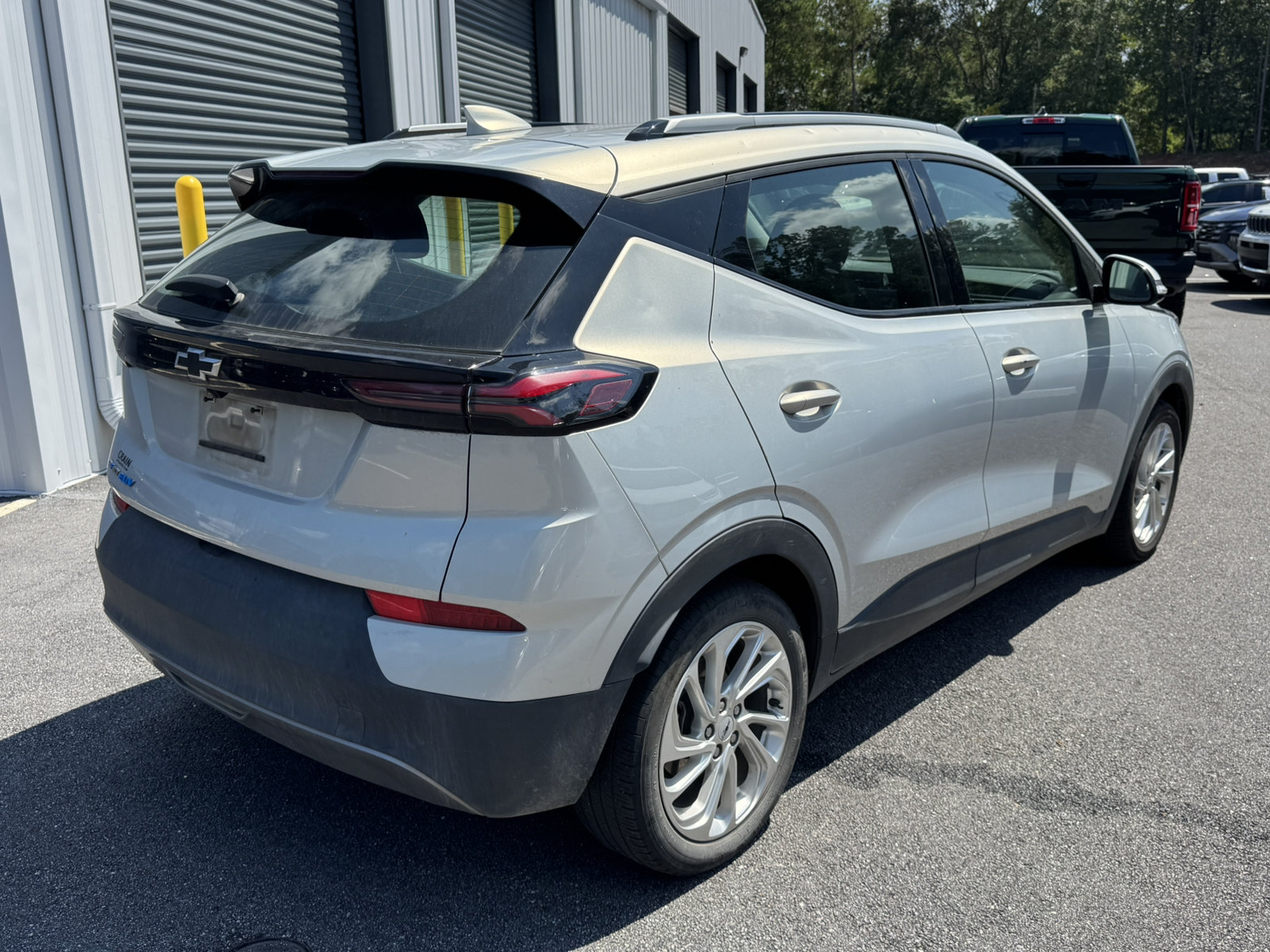 Used 2023 Chevrolet Bolt EUV LT FWD image 5