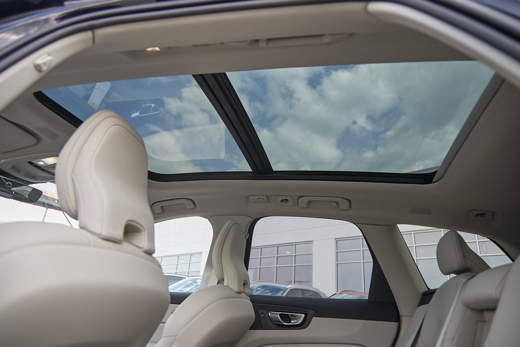 New 2025 Volvo XC60 T8 Plus w/ Protection Package Premier image 20