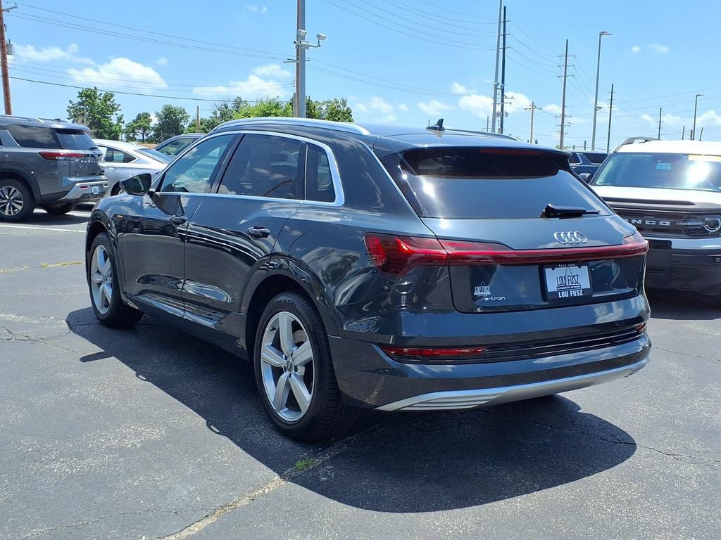 Used 2019 Audi e-tron Prestige w/ Prestige Package AWD/4WD image 2