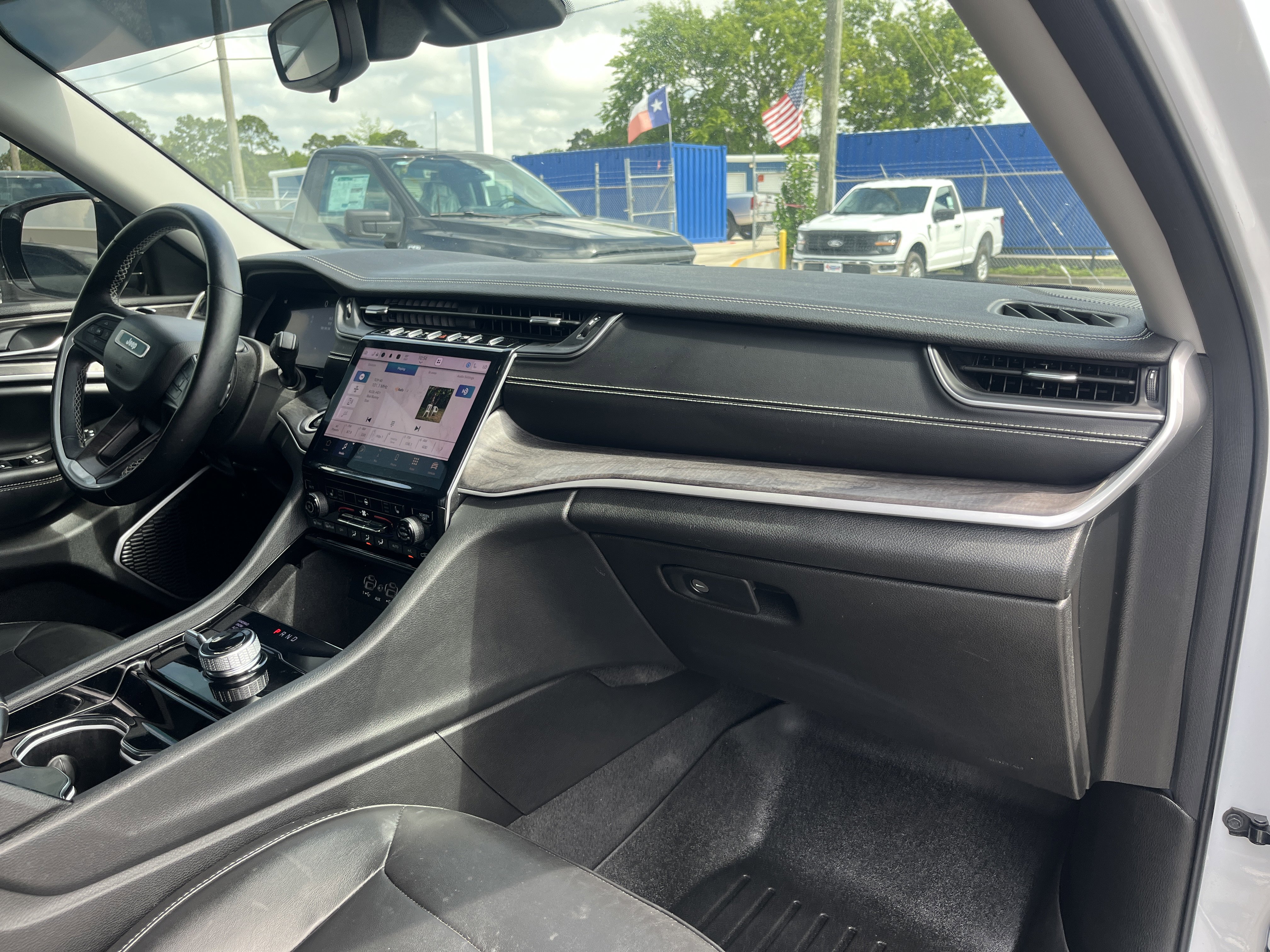 Used 2022 Jeep Grand Cherokee L Limited AWD/4WD image 15