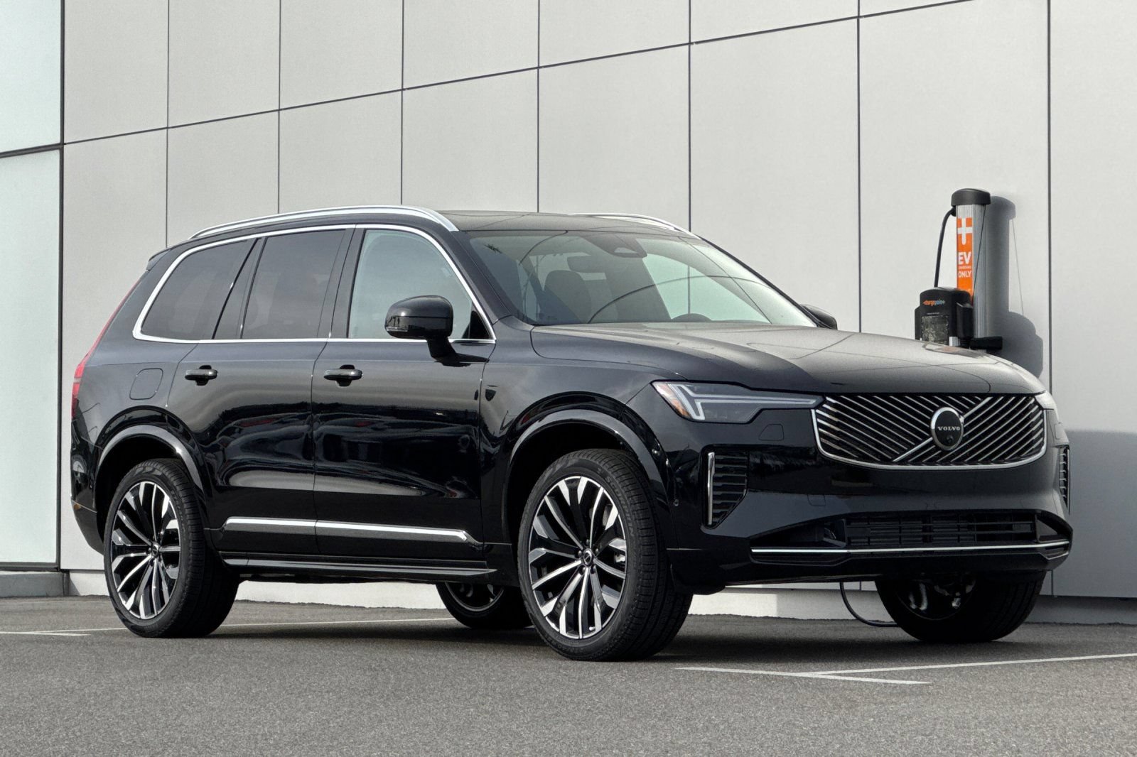 New 2026 Volvo XC90 T8 Ultra w/ Protection Package AWD/4WD image 7