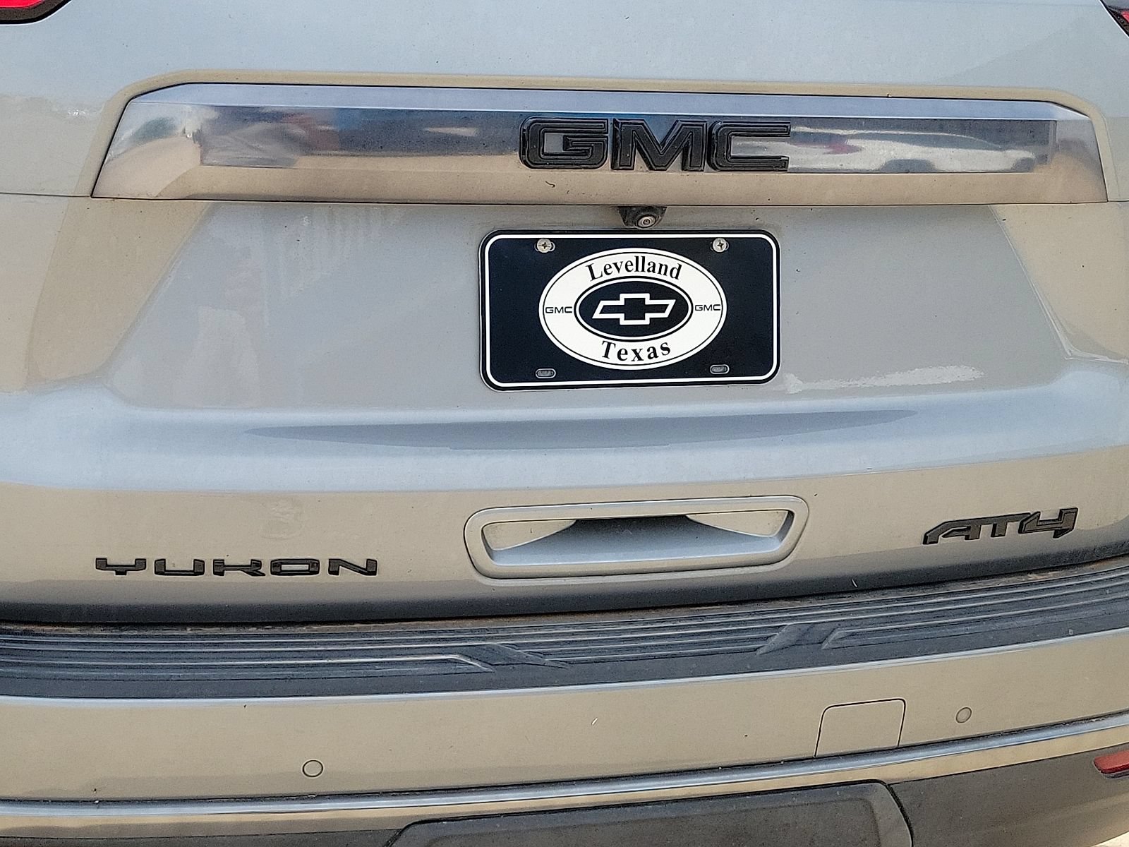 Used 2024 GMC Yukon AT4 w/ Technology Package AWD/4WD image 17