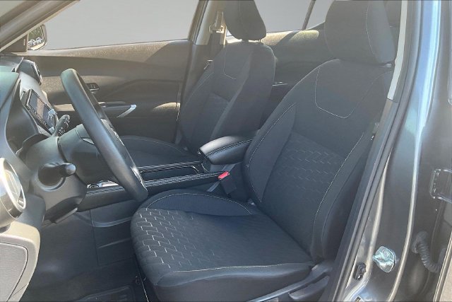 Used 2024 Nissan Kicks SV FWD image 19