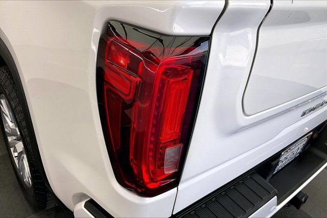 Used 2023 GMC Sierra 1500 Denali w/ Denali Carbonpro Edition AWD/4WD image 29