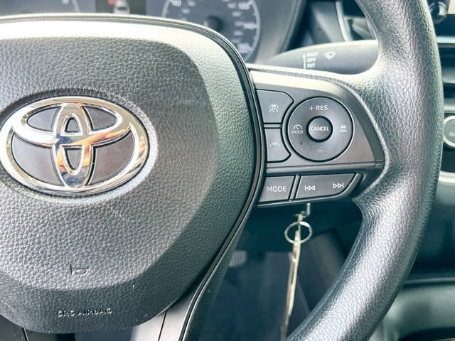 Used 2025 Toyota Corolla LE image 24