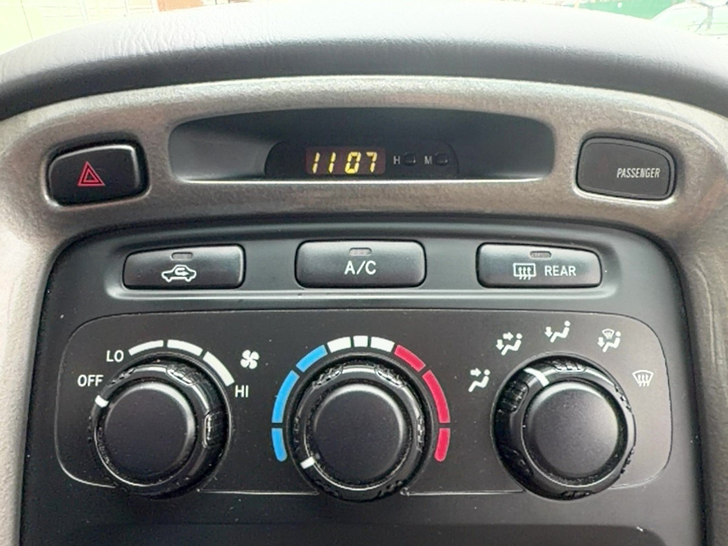 Used 2003 Toyota Highlander 4WD V6 w/ Appearance Pkg image 9