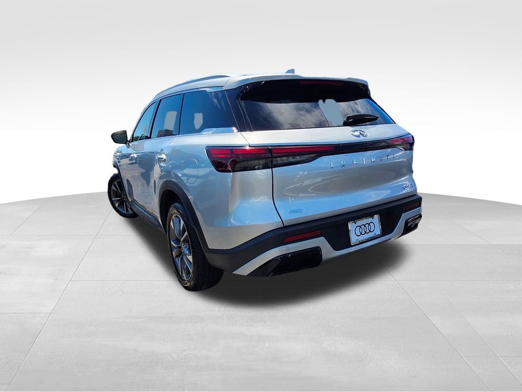 Used 2023 INFINITI QX60 Luxe AWD/4WD image 3