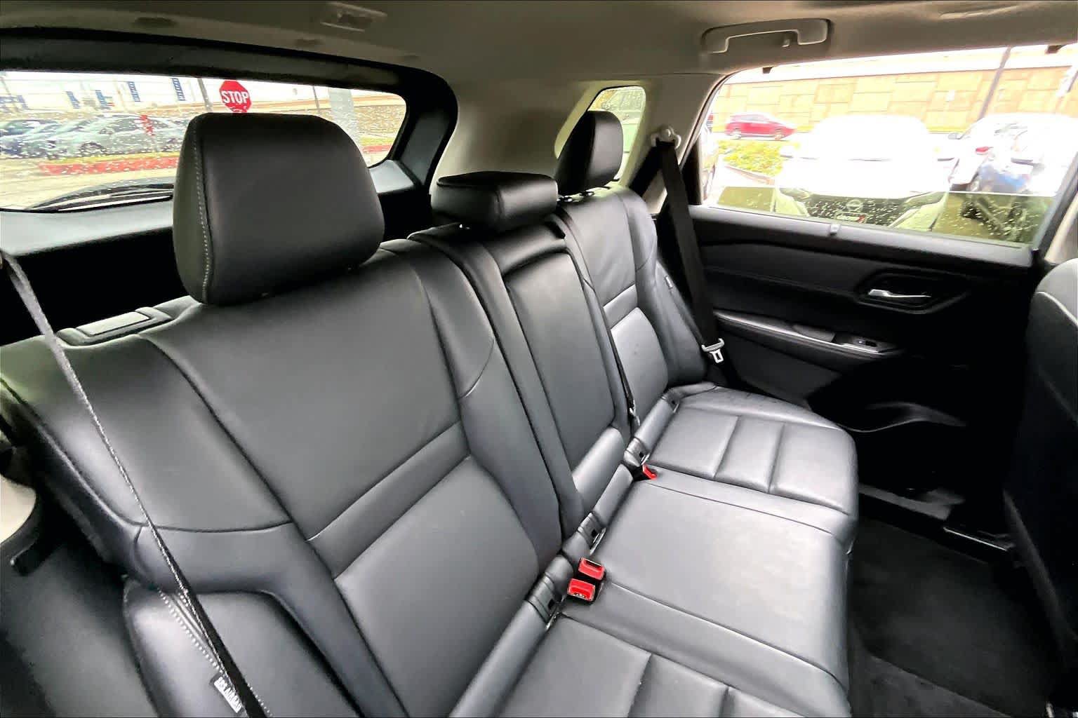 Used 2025 Nissan Rogue SL w/ Tech Package FWD image 20