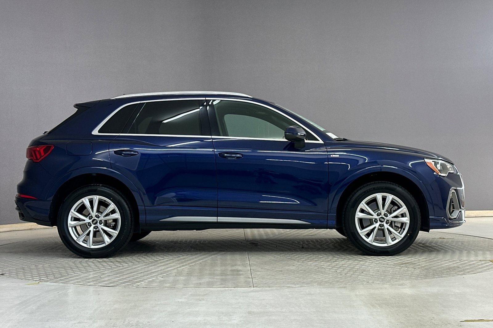 Used 2022 Audi Q3 2.0T Premium w/ Convenience Package AWD/4WD image 7