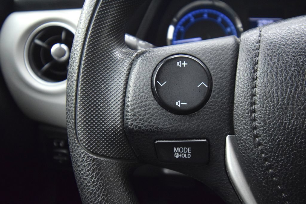 Used 2019 Toyota Corolla LE FWD image 31