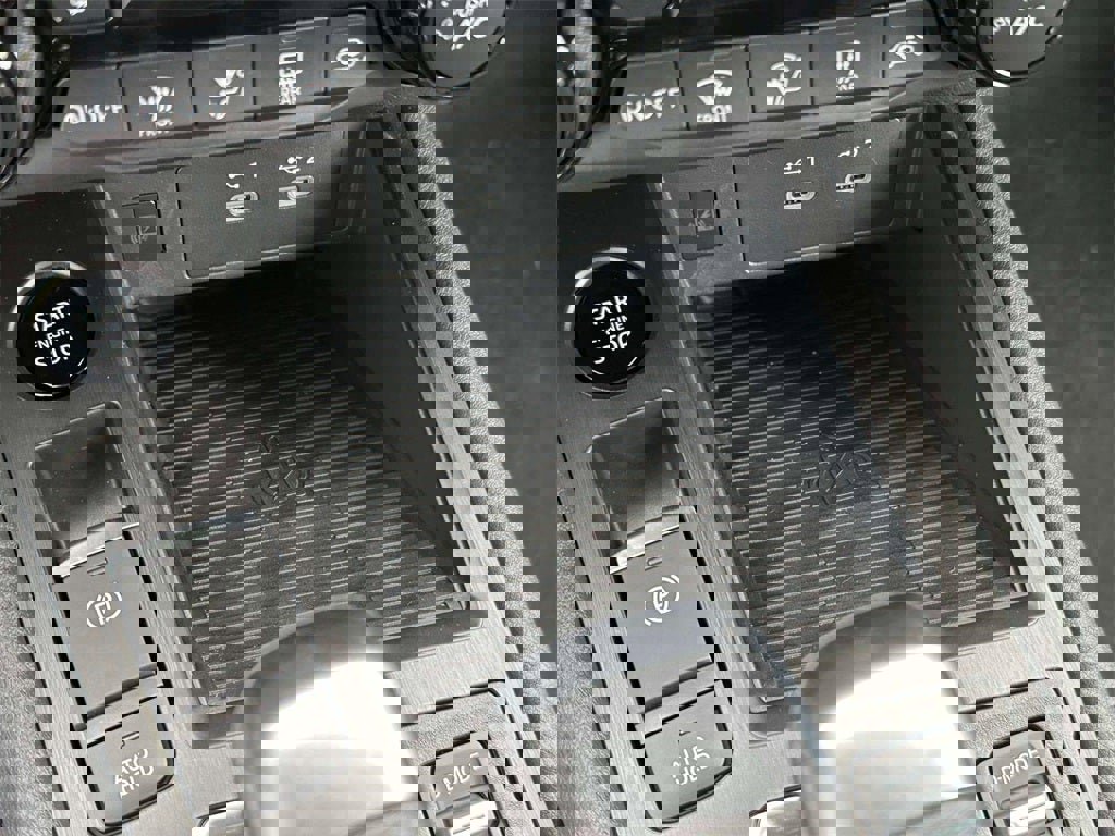 New 2026 Nissan Kicks SV w/ Charging Package image 30