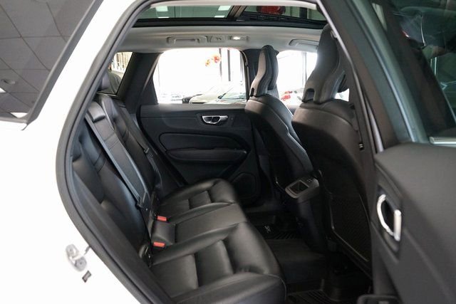 Used 2023 Volvo XC60 B5 Core image 14