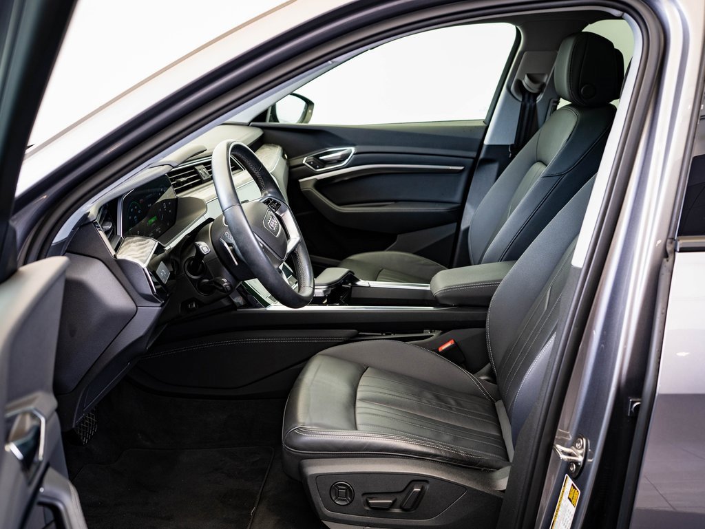 Used 2022 Audi e-tron Premium w/ Convenience Plus Package image 20