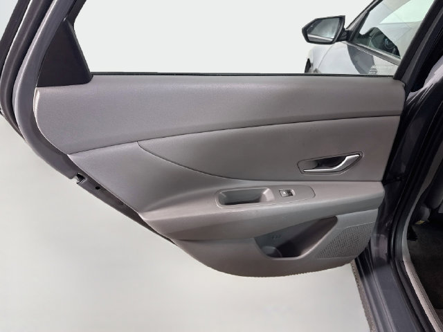 Used 2024 Hyundai Elantra SEL FWD image 25