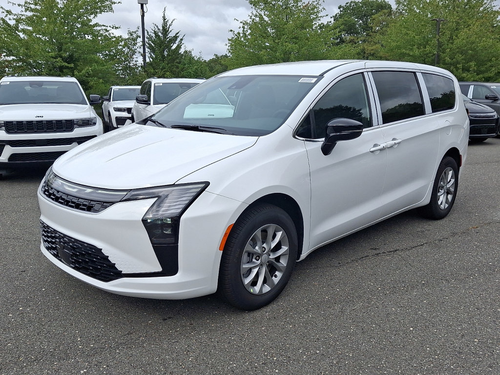 New 2027 Chrysler Pacifica Select AWD/4WD image 1