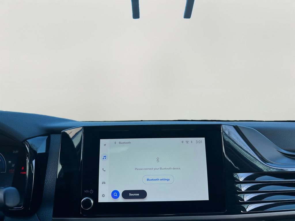 Used 2025 Toyota Camry LE image 15