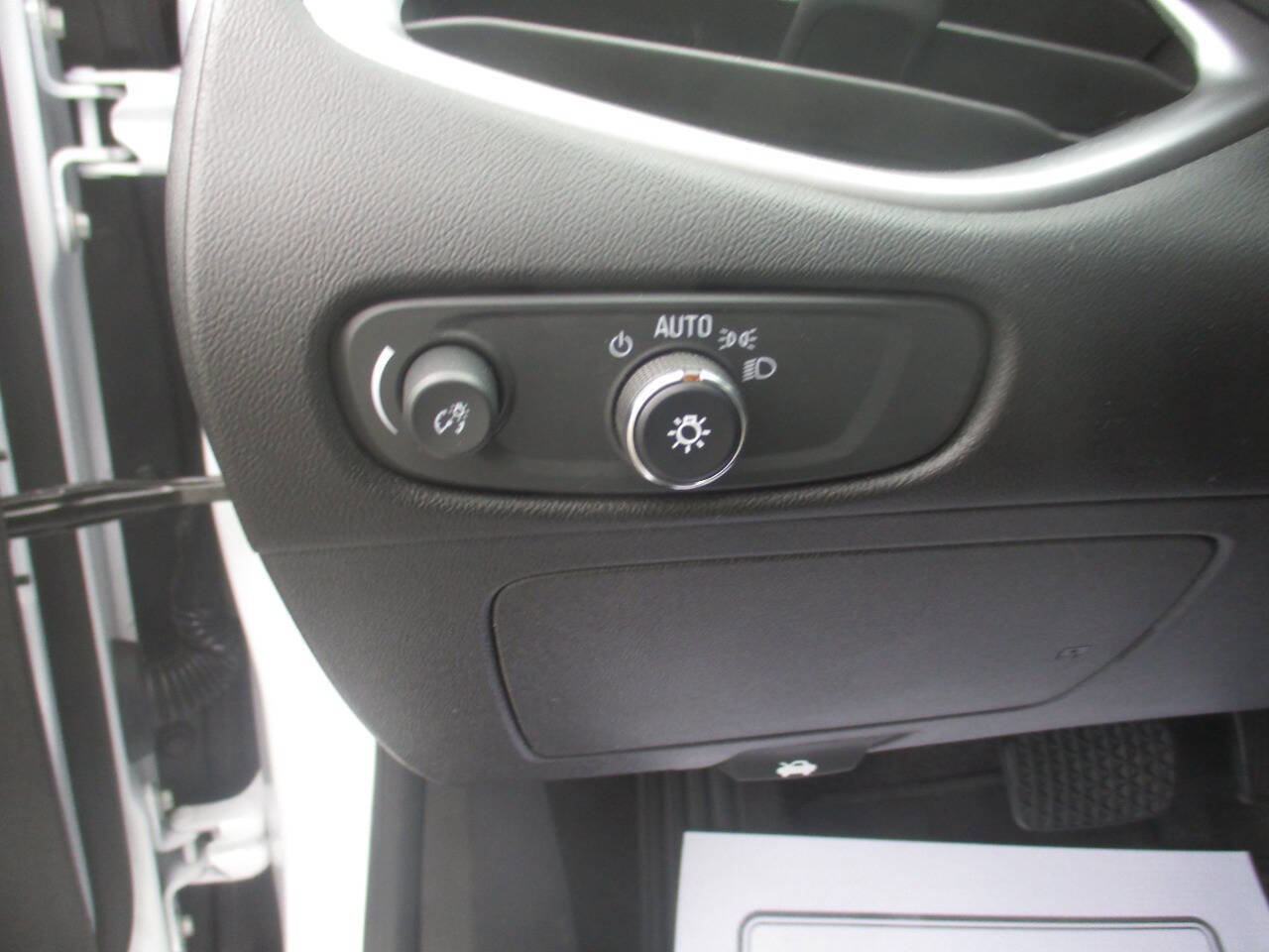 Used 2024 Chevrolet Malibu LT image 15
