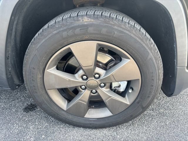 Used 2016 Jeep Cherokee 75th Anniversary AWD/4WD image 8
