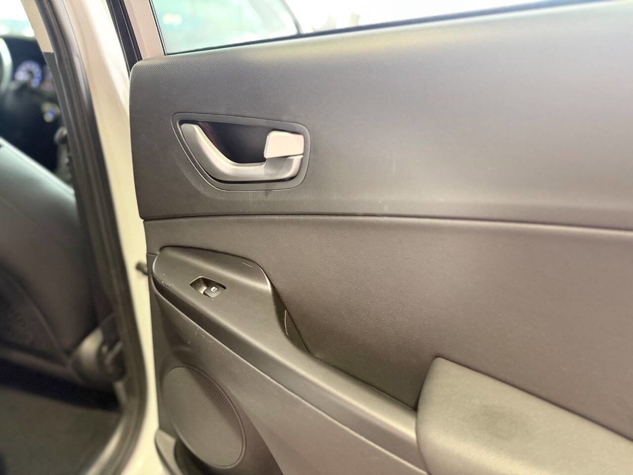 Used 2021 Hyundai Kona Limited image 37