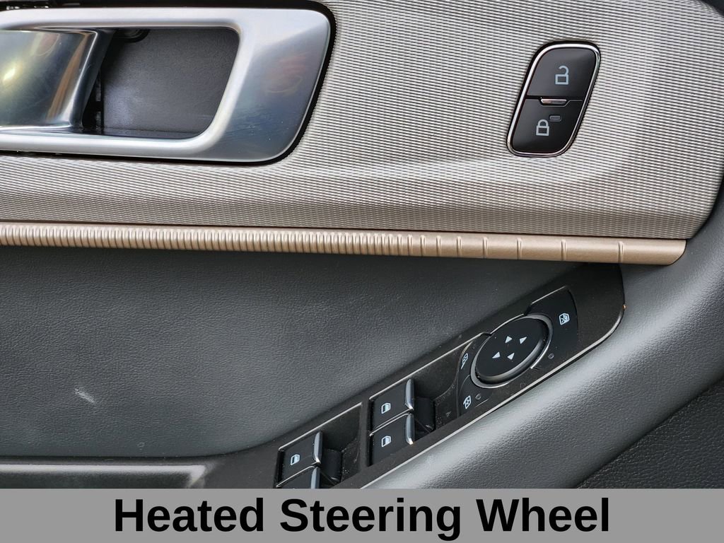 Used 2025 Ford Explorer Active w/ Active Comfort Package image 9