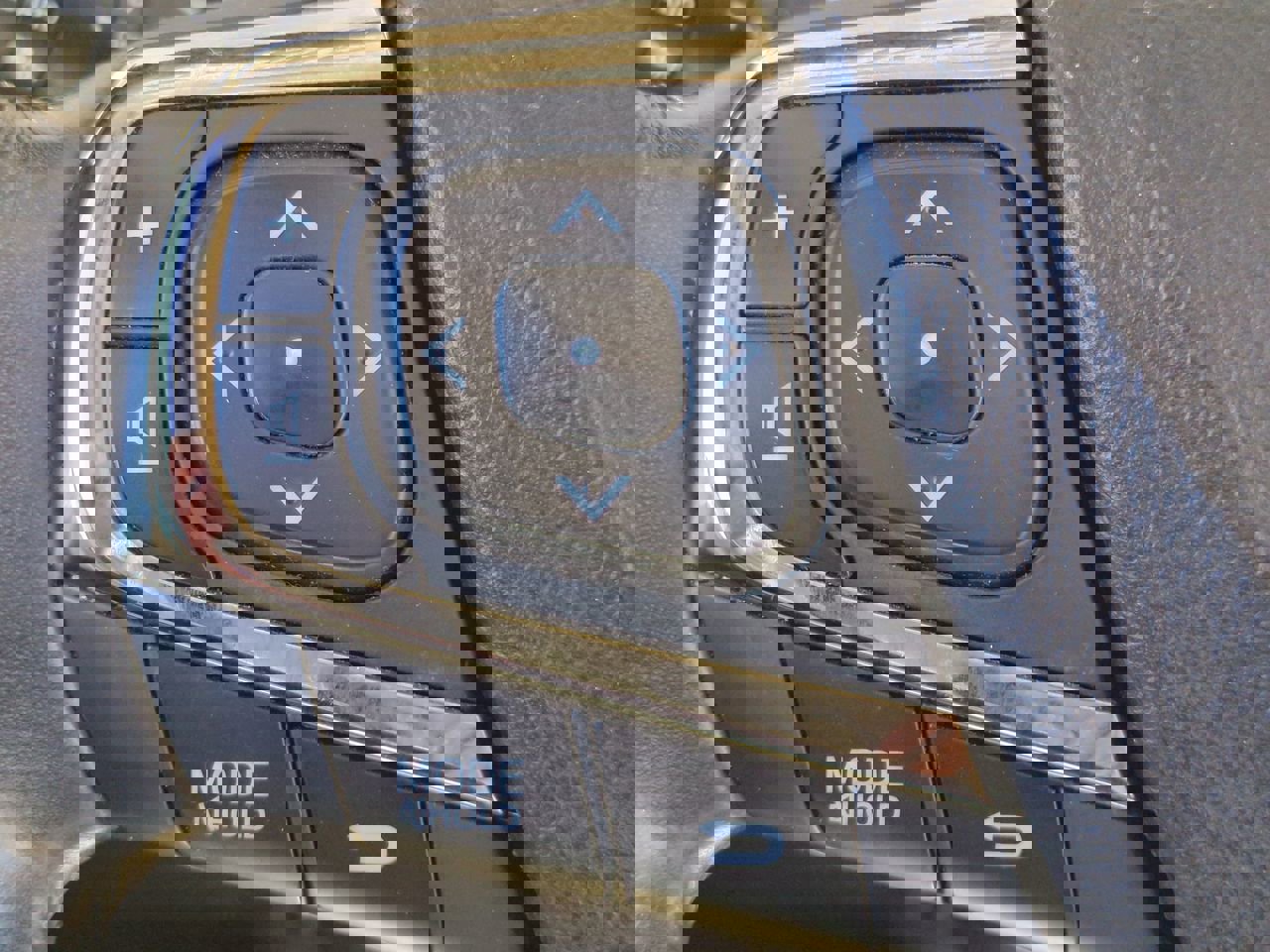 Used 2014 Toyota Avalon Limited image 25