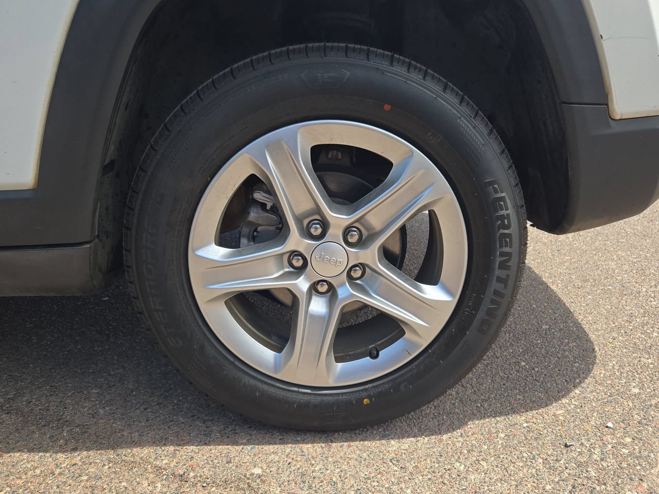 Used 2023 Jeep Compass Latitude AWD/4WD image 31