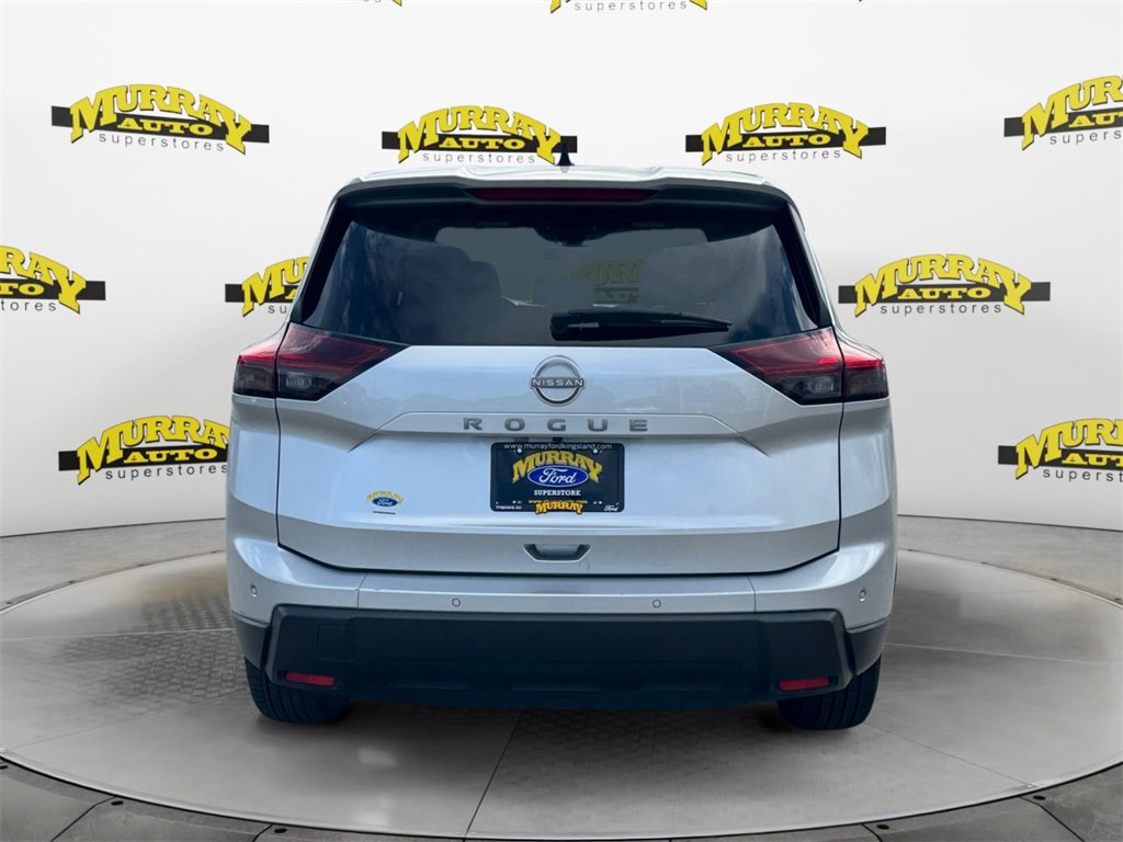 Used 2024 Nissan Rogue S image 4