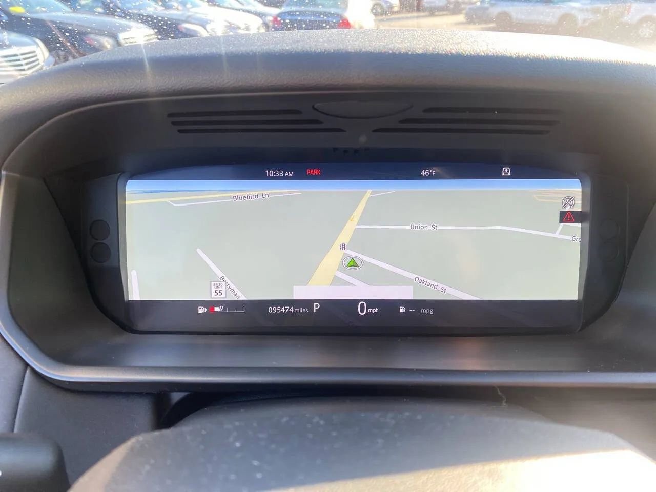 Used 2018 Land Rover Discovery SE image 13