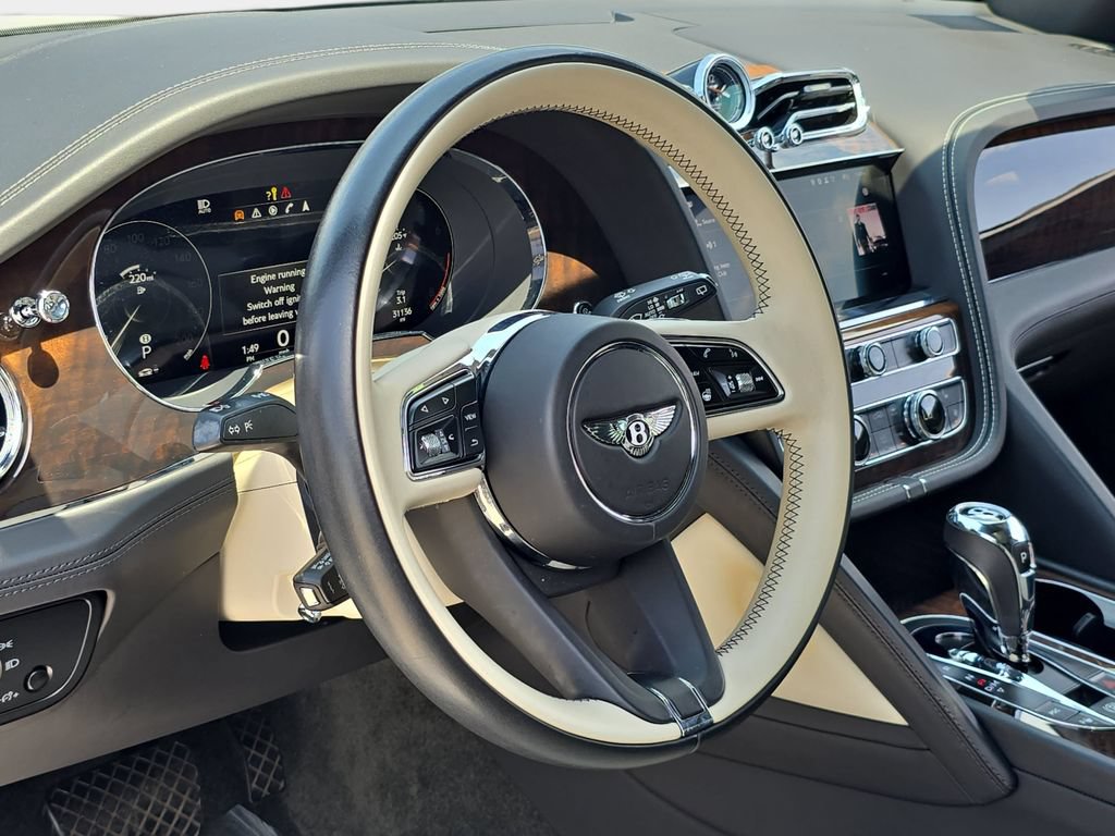 Used 2021 Bentley Bentayga AWD/4WD image 19