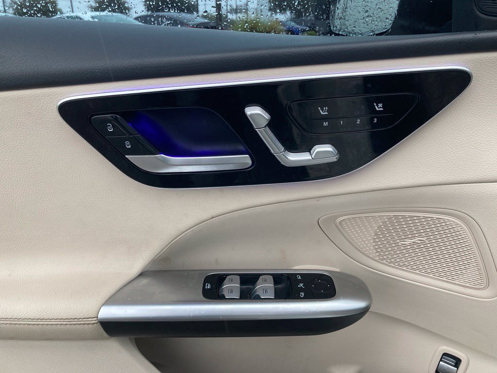 Used 2024 Mercedes-Benz C 300 Sedan image 10