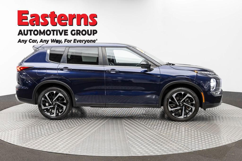 Used 2022 Mitsubishi Outlander SE AWD/4WD image 4