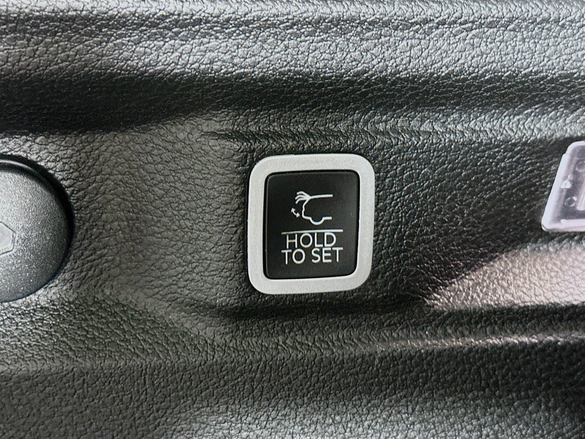 Used 2023 Jeep Grand Cherokee L Limited image 32