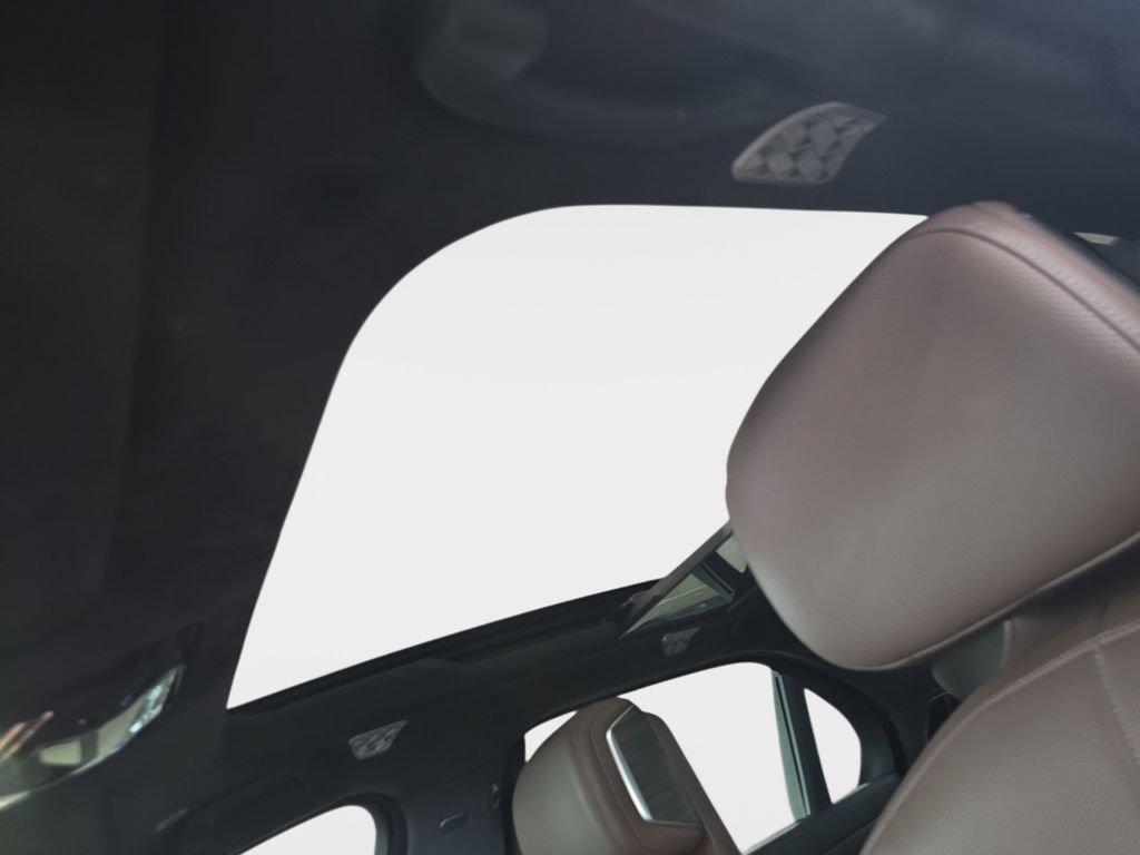 Certified 2023 BMW 740i RWD image 29