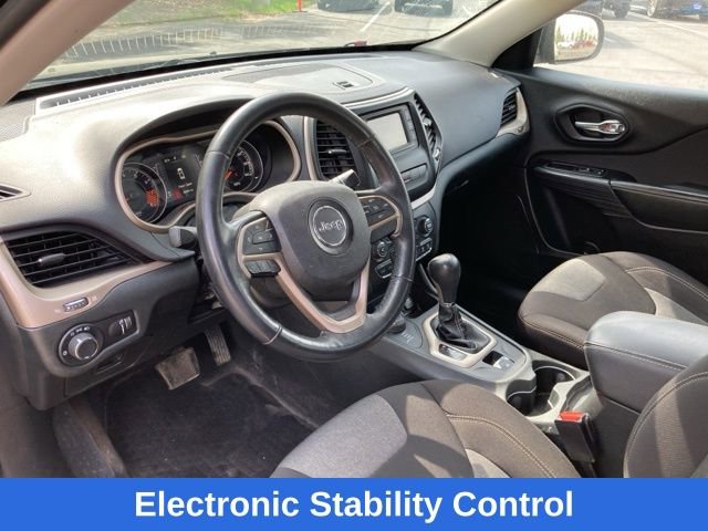 Used 2015 Jeep Cherokee Sport w/ Cold Weather Group AWD/4WD image 7