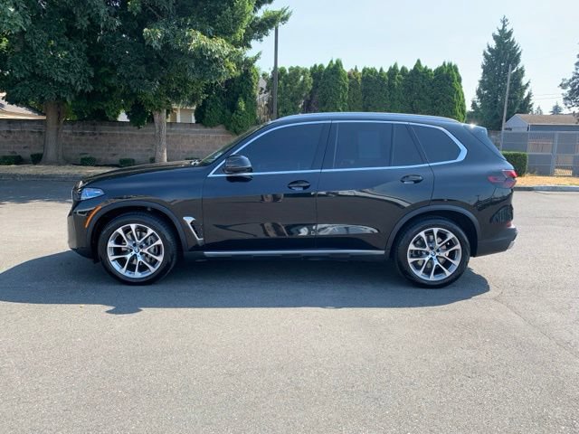 Used 2024 BMW X5 xDrive40i w/ Premium Package AWD/4WD image 2