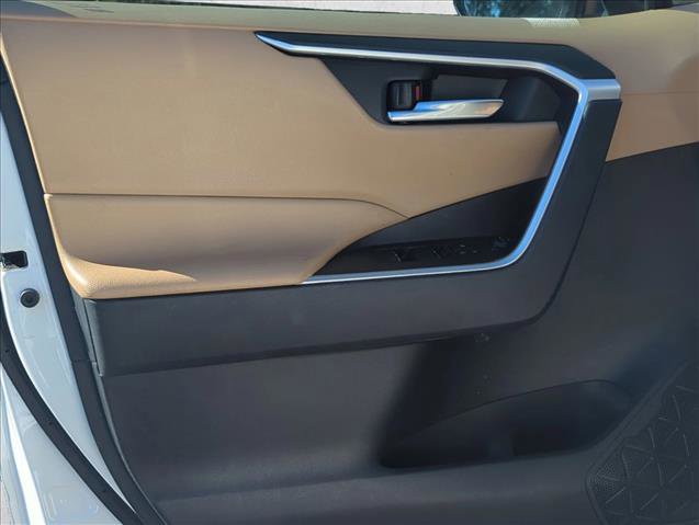 Used 2022 Toyota RAV4 XLE w/ Convenience Package image 18