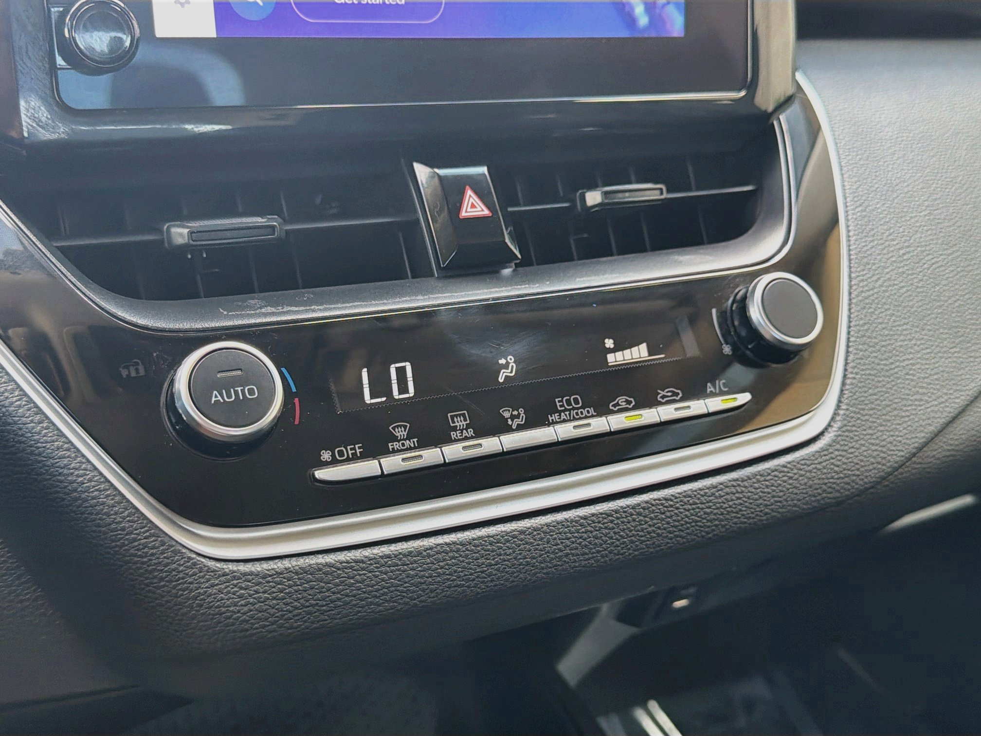 Used 2025 Toyota Corolla LE FWD image 23