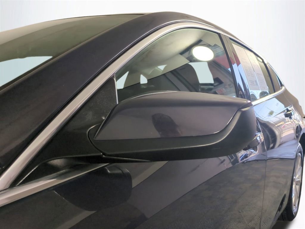 Used 2025 Chevrolet Malibu LT image 12