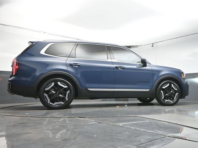 Used 2023 Kia Telluride EX image 41