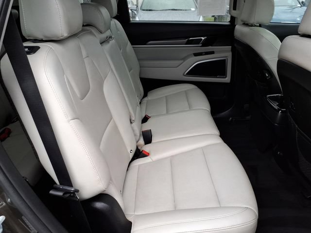 Used 2020 Kia Telluride S w/ S 8 Passenger Seating Package FWD image 24