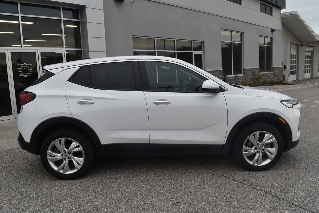 Used 2025 Buick Encore GX Preferred AWD/4WD image 2