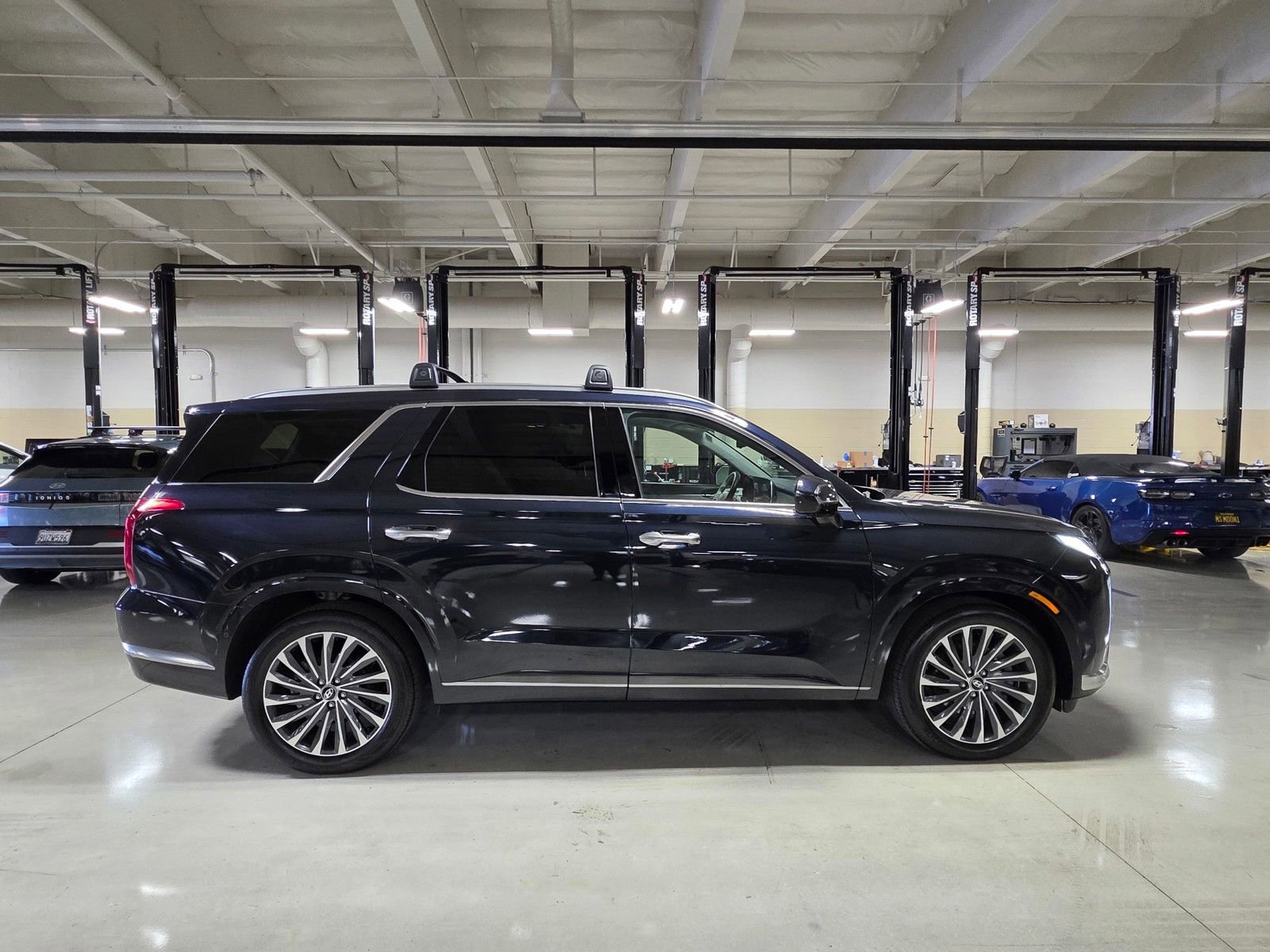 Used 2024 Hyundai Palisade Calligraphy image 8